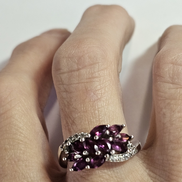 Genuine Rhodolite Garnet & White Zircon Ring in Sterling Silver Size 7.5 - Picture 8 of 8